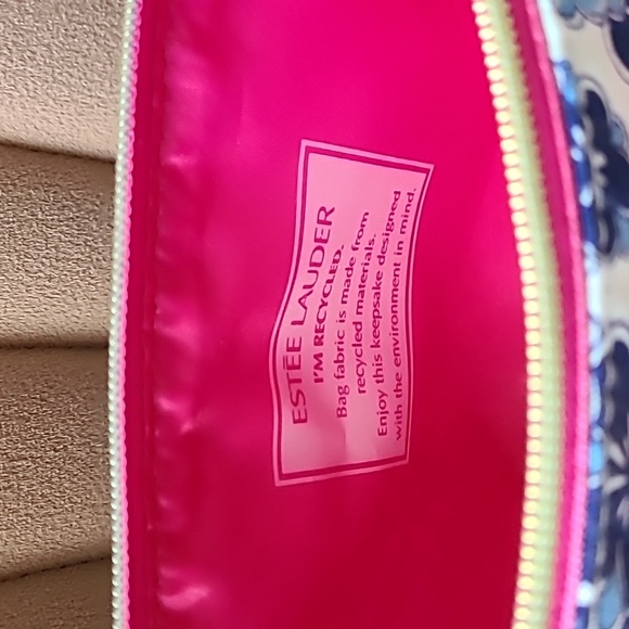 Estee Lauder Cosmetic Case - Picture 2 of 5